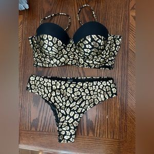 SOLD! NEW! Leopard push up bathing suit